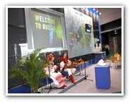 Фото на выставке фольклорного коллектива