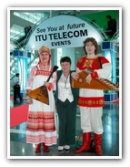 Фото на выставке фольклорного коллектива