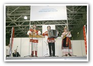 Иван-Чай играет и поет в крокус-экспо